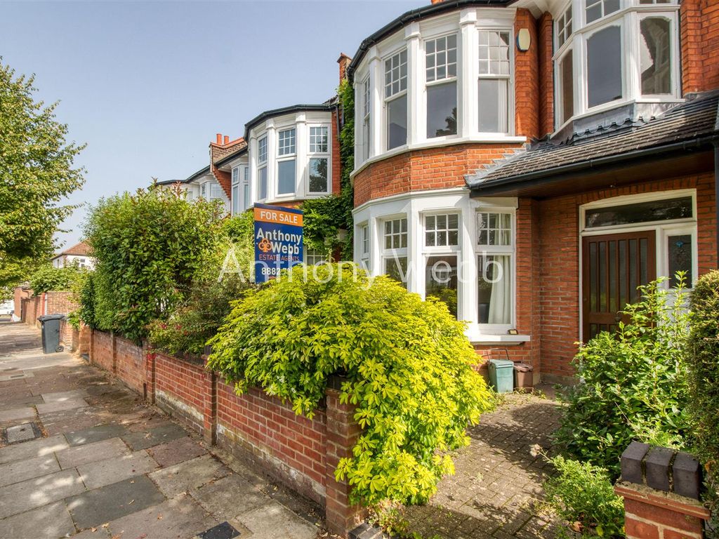 4 bed property for sale in Cranley Gardens, Palmers Green N13, £824,995