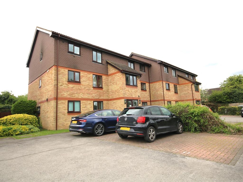 2 bed flat for sale in Holmlea Walk, Datchet, Slough SL3 Zoopla