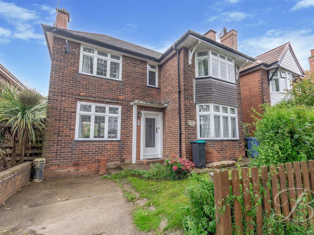 3 bed detached house for sale in Beech Hill Crescent, Mansfield NG19, £