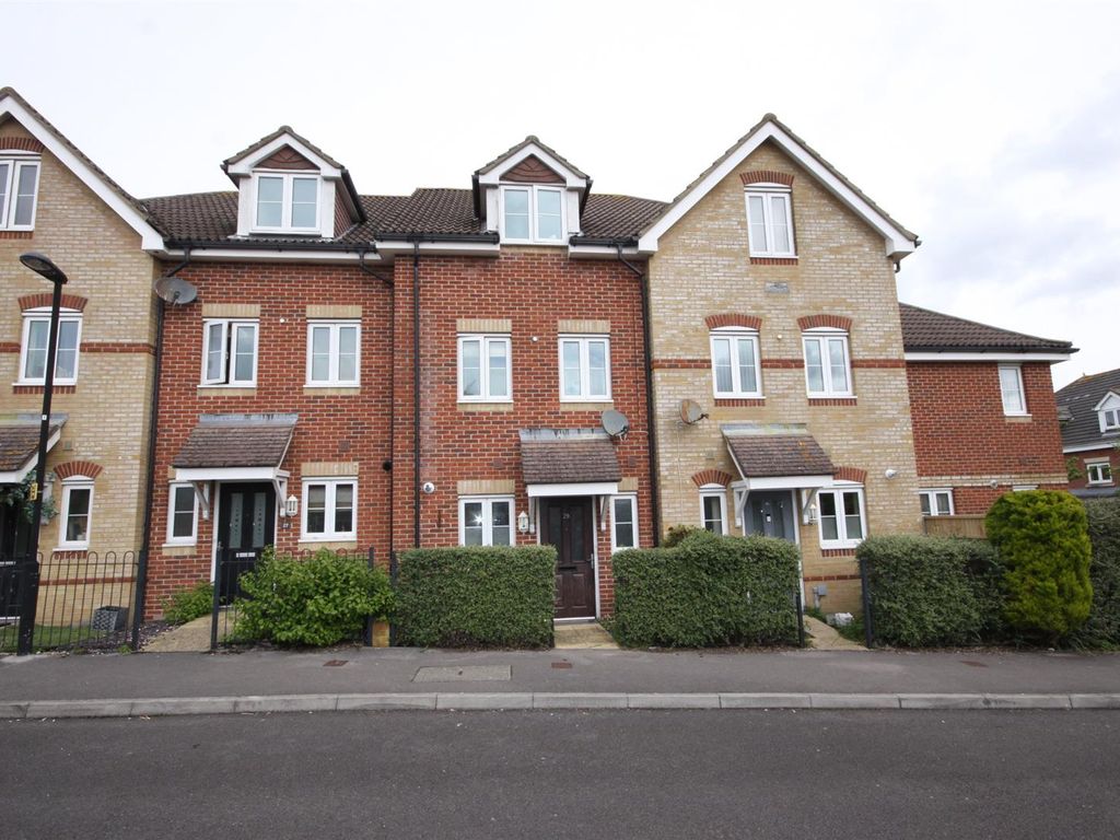 3 bed town house to rent in Grevillea Avenue, Titchfield, Fareham PO15