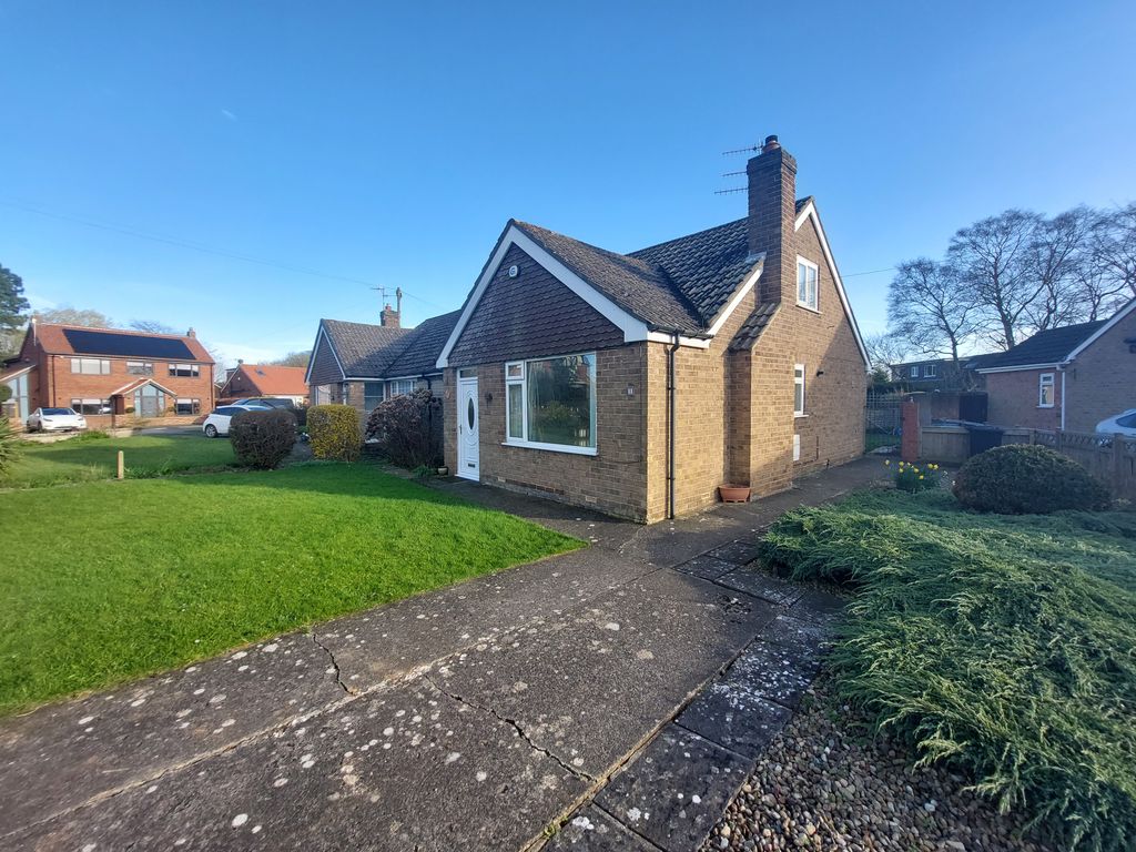 2 bed semidetached bungalow for sale in Hewley Drive, West Ayton