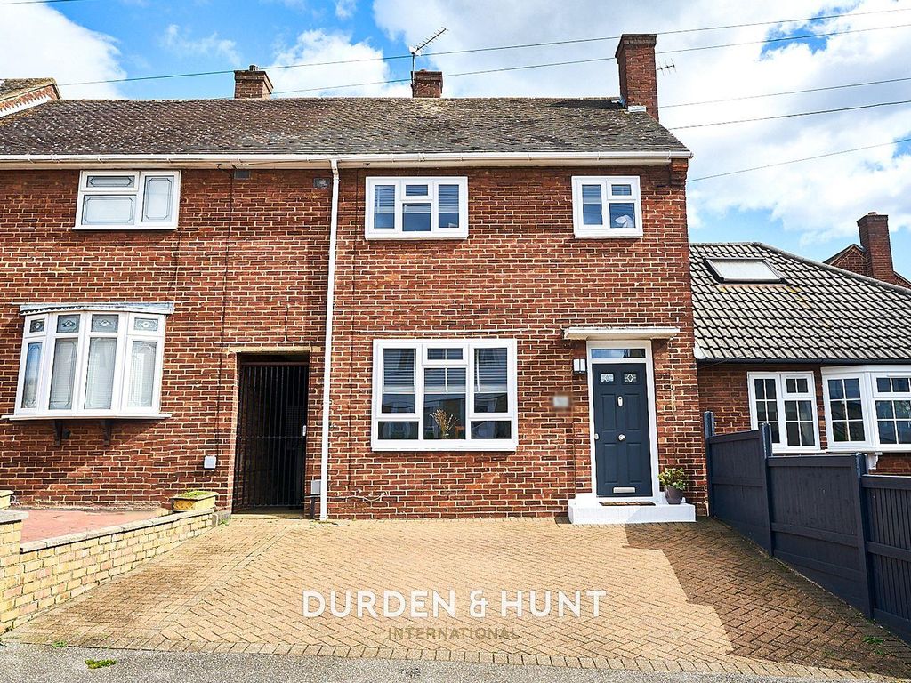 3 bed terraced house for sale in Deepdene Road, Loughton IG10 Zoopla