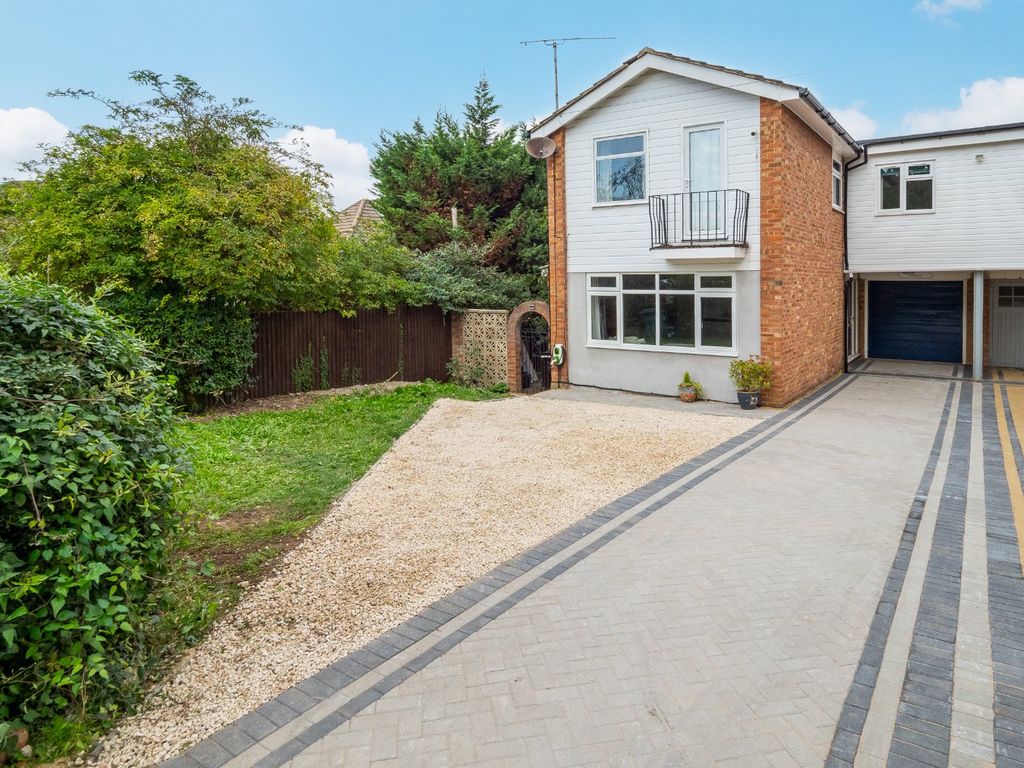 5 bed semidetached house for sale in The Close, Carshalton SM5, £695,000 Zoopla