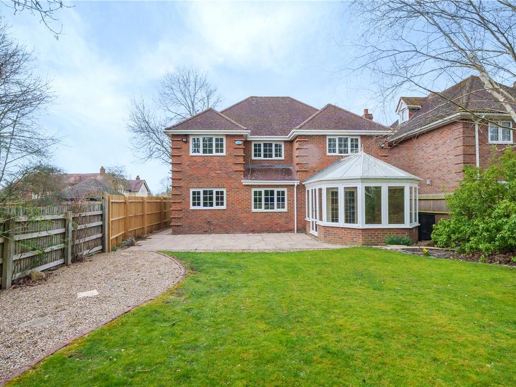 5 bed detached house to rent in Old Risborough Road, Stoke Mandeville