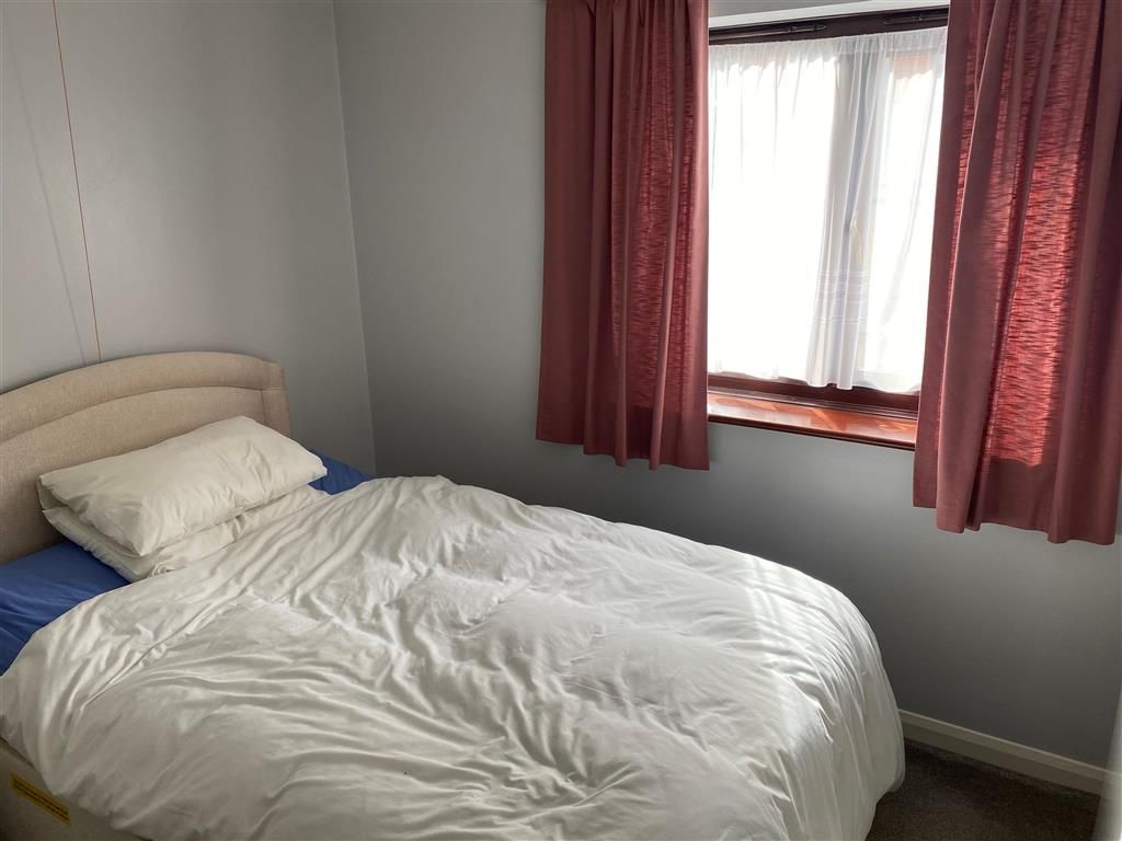 2 bed flat for sale in High Street, Rochester, Kent ME1 Zoopla