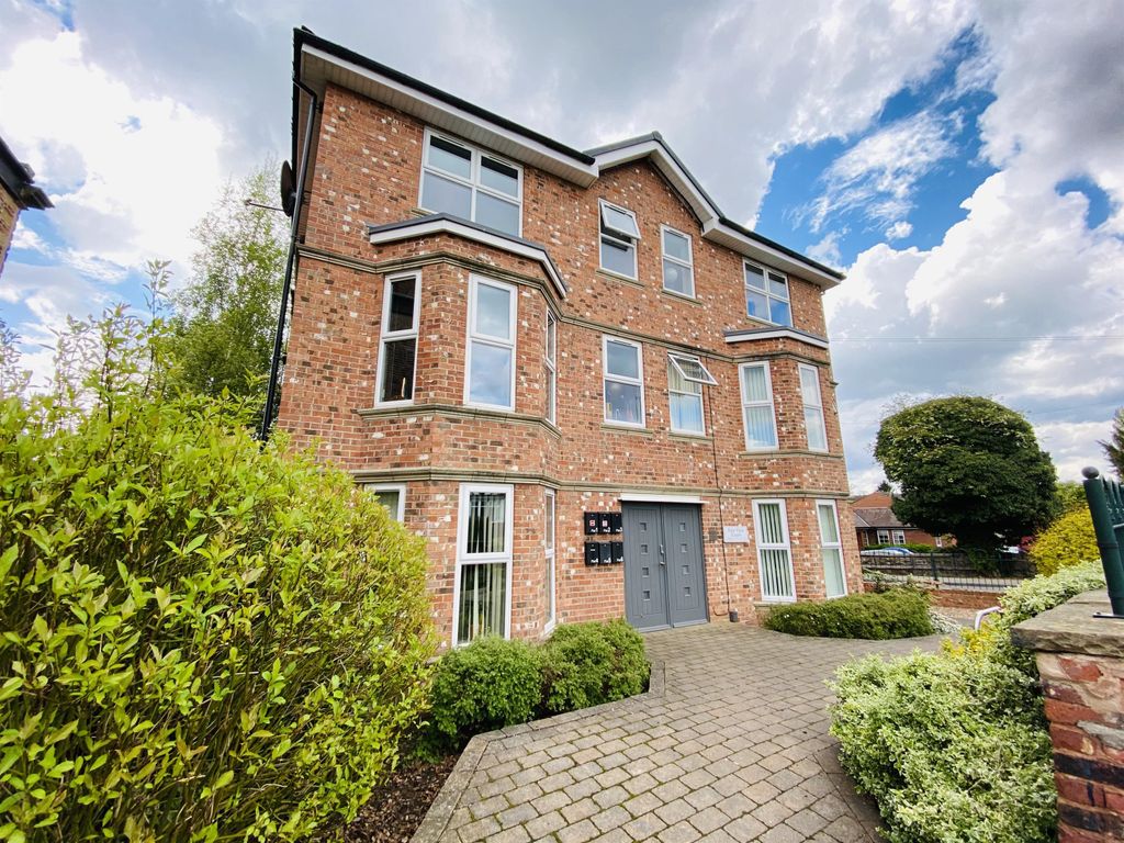 2 bed flat for sale in Carleton Road, Pontefract WF8 Zoopla