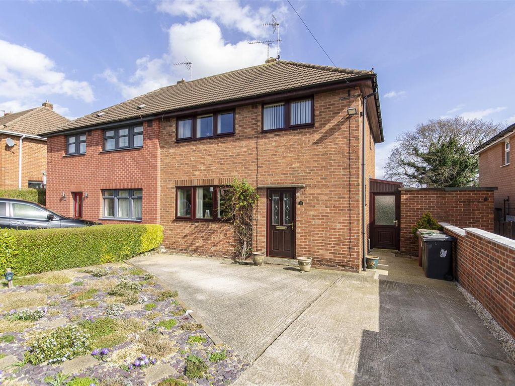 3 bed semidetached house for sale in Adlington Avenue, Wingerworth