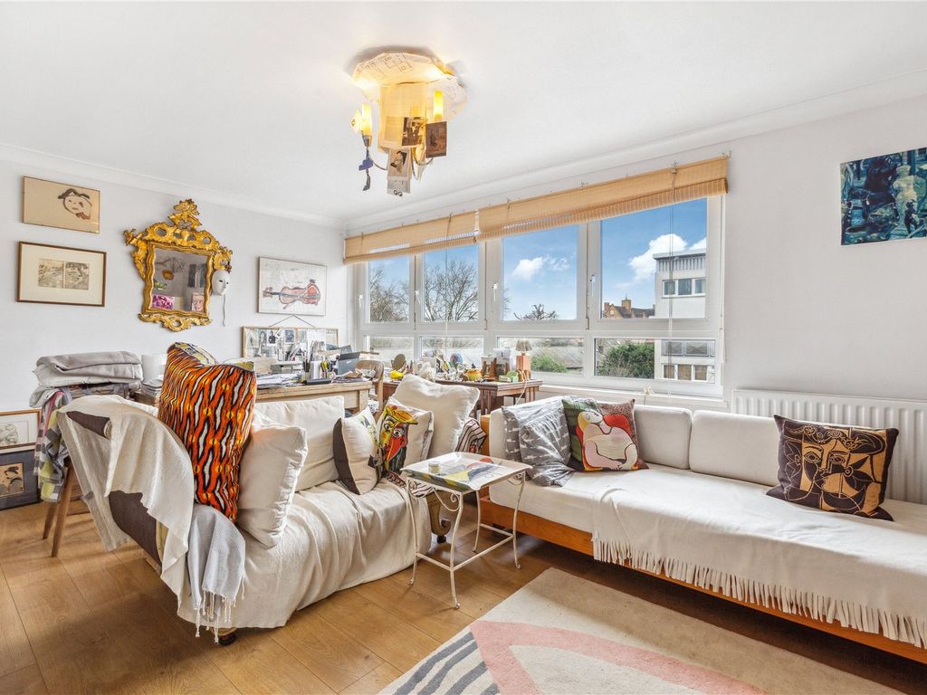 3 bed for sale in Roydon Close, London SW11, £475,000 Zoopla