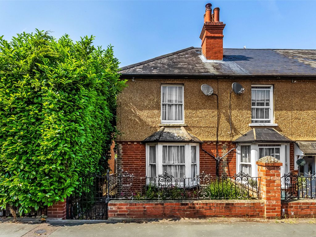 3 bed end terrace house for sale in Holmesdale Road, North Holmwood