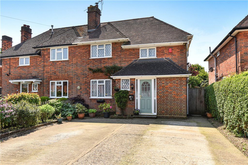 3 bed semidetached house for sale in Waller Road, Beaconsfield
