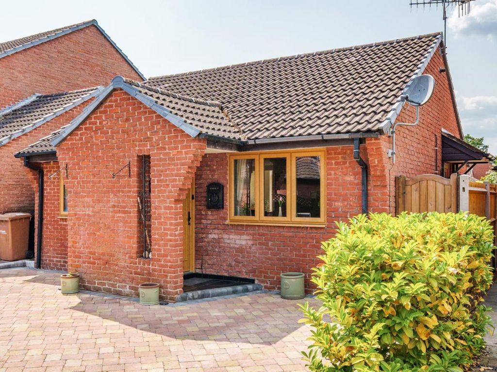 2 bed detached bungalow for sale in Caernarvon Gardens, Valley Park