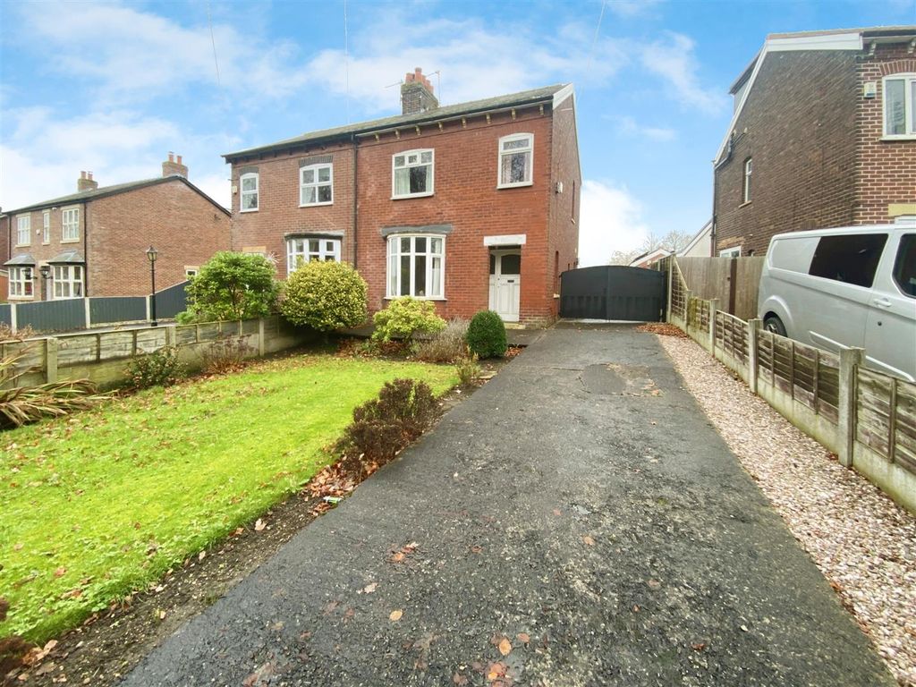 3 bed property for sale in Church Lane, Farington Moss, Leyland PR26, £