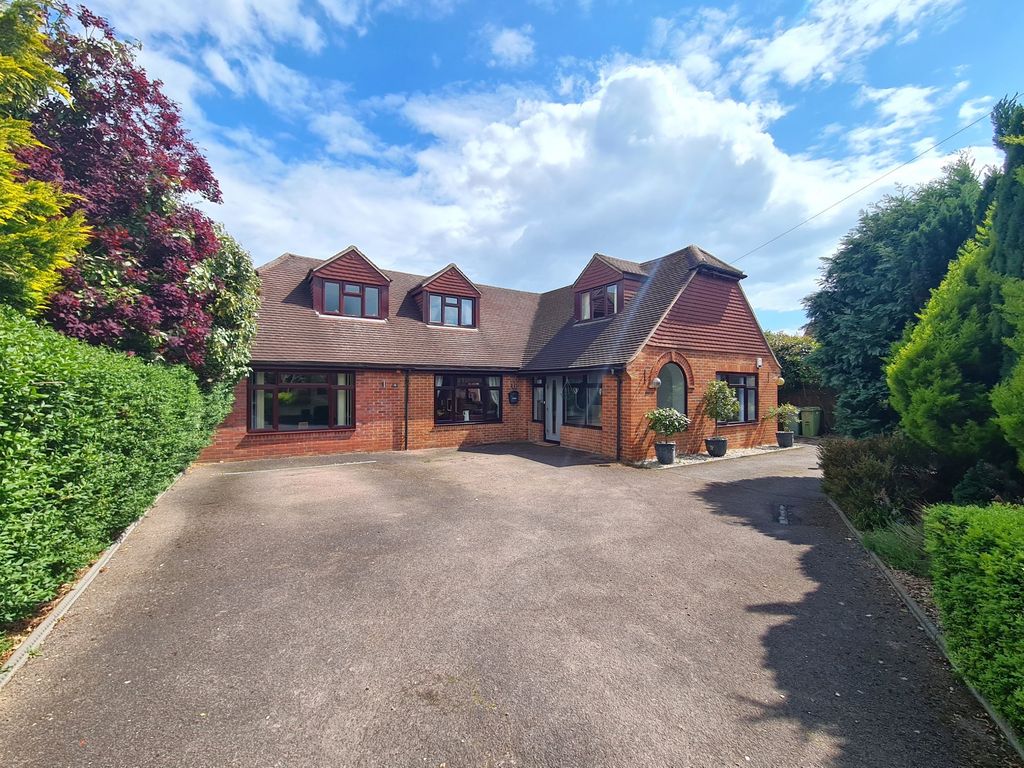 4 bed detached house for sale in Locks Road, Locks Heath, Southampton
