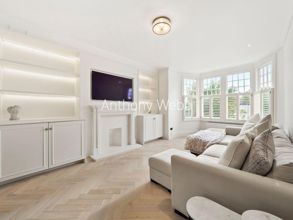 2 bed flat for sale in Harlech Road, Southgate, London N14, £595,000 Zoopla
