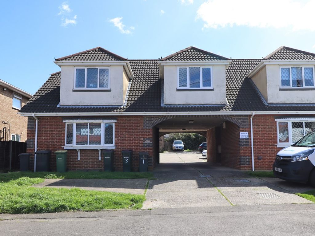 1 bed for sale in Philbrick Crescent, Rayleigh SS6 Zoopla