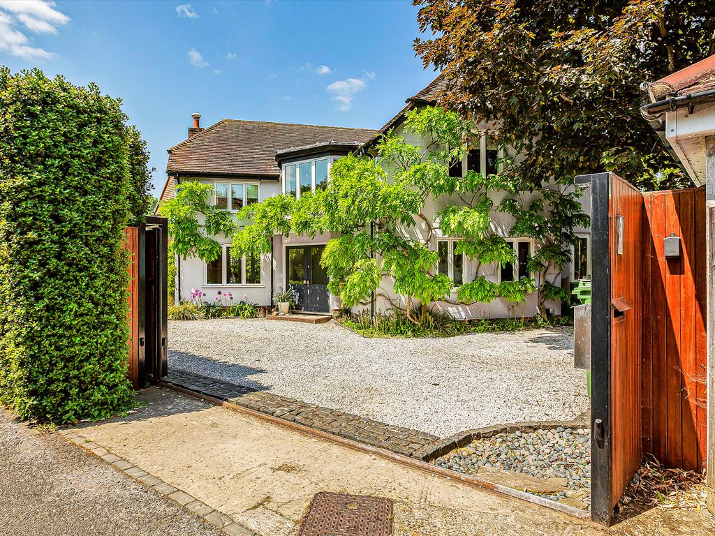 4 bed detached house for sale in Petersham Road, Richmond TW10, £