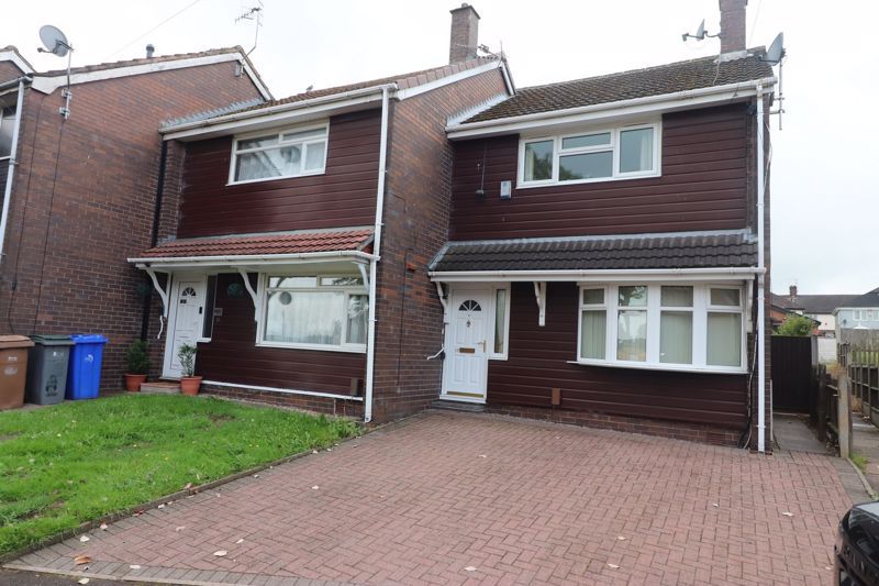 2 bed town house for sale in Petersfield Road, Chell, StokeOnTrent
