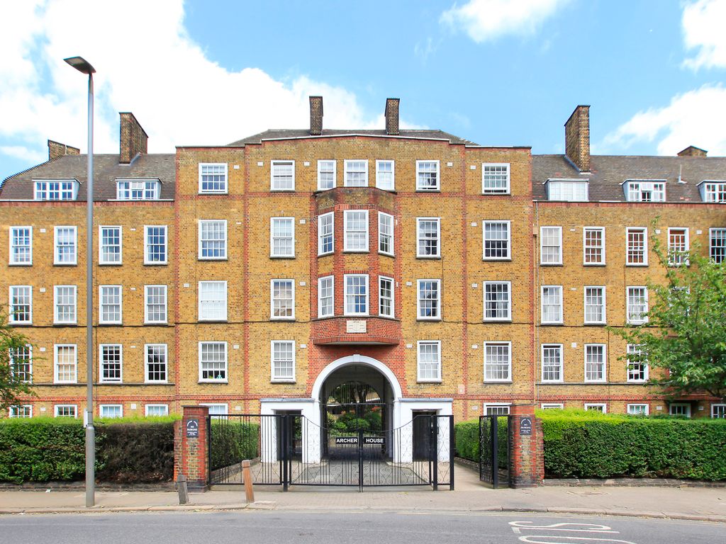 1 bed flat for sale in Archer House, Vicarage Crescent, Battersea, London SW11, £399,950 Zoopla