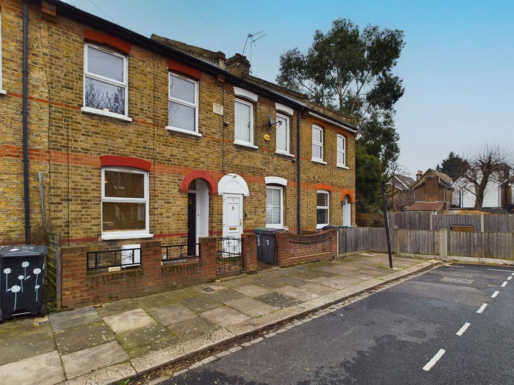 3 bed terraced house for sale in Hampden Road, London N17, £555,000