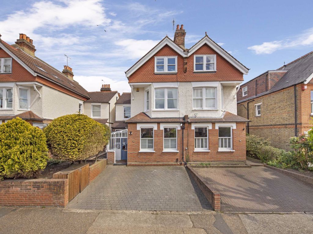 5 bed semidetached house for sale in Wolverton Avenue, Norbiton