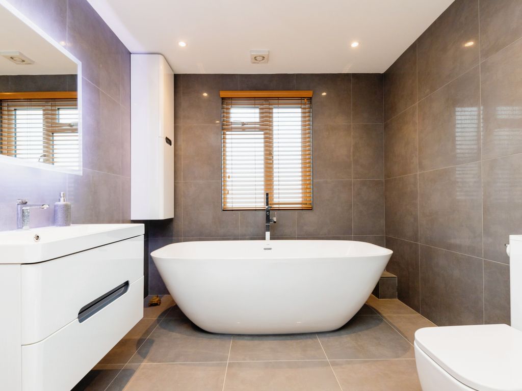 5 bed semidetached house for sale in Chalkdown, Stevenage SG2 Zoopla