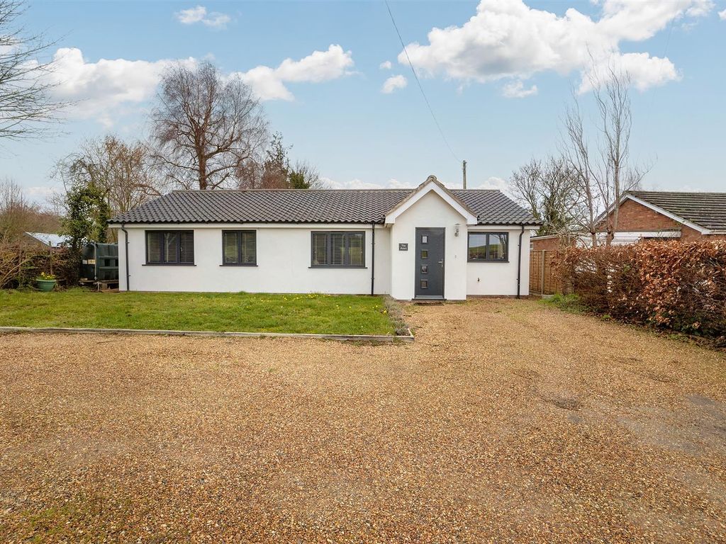 4 bed detached bungalow for sale in Low Road, Forncett St. Mary