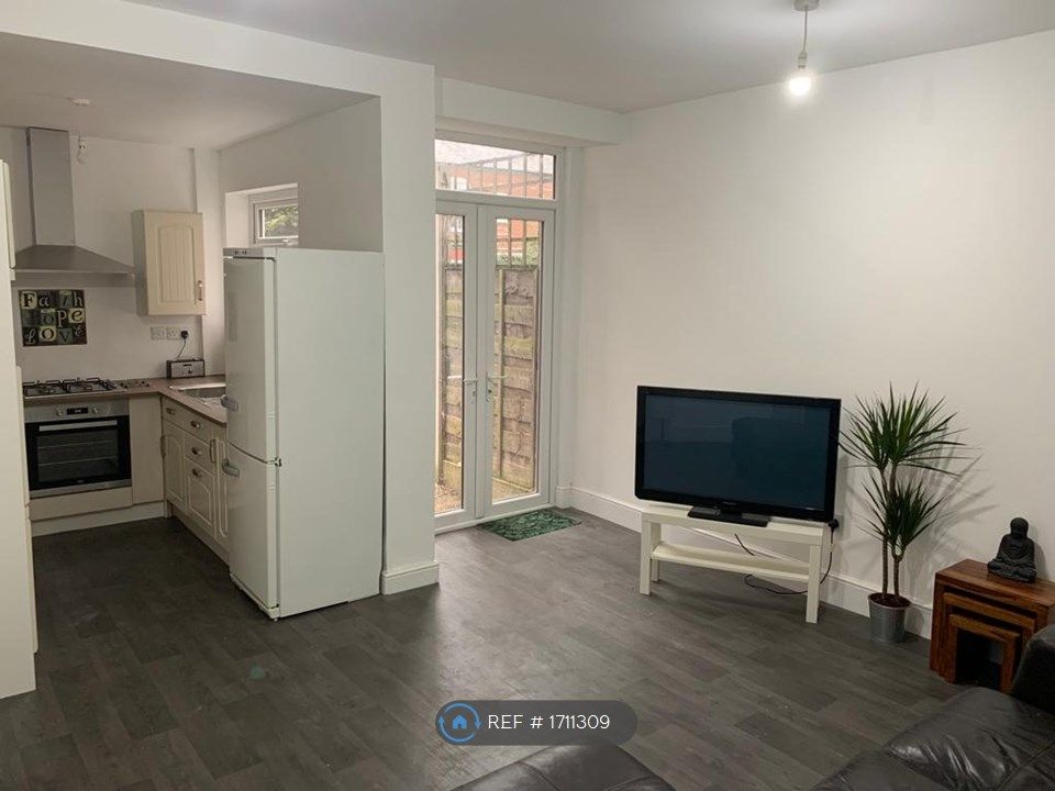 3 bed terraced house to rent in Dorset Road, Manchester M19 Zoopla