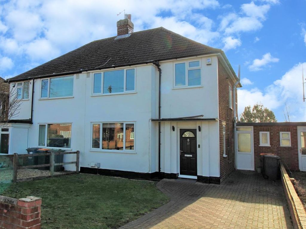 3 bed semidetached house for sale in Hatfield Crescent, Bedford MK41