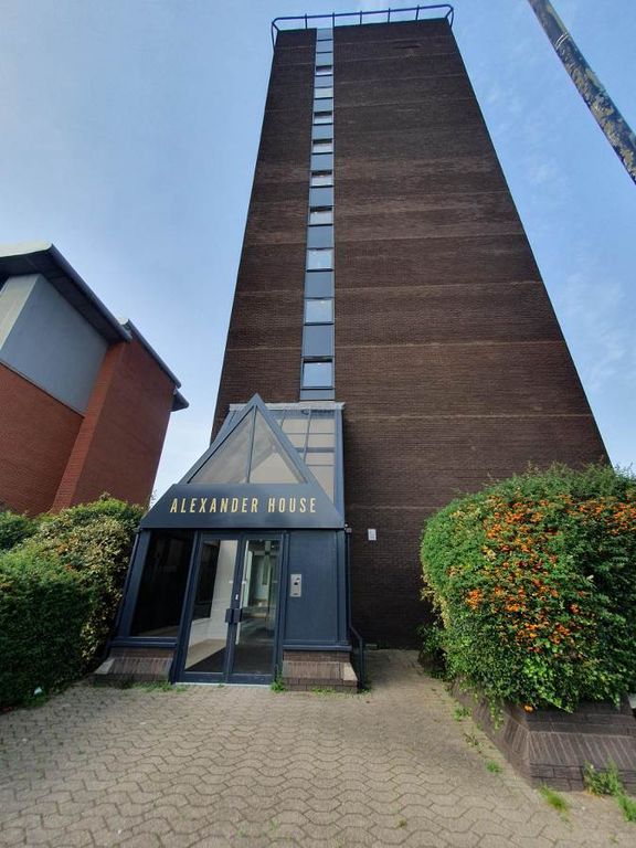 1 bed flat to rent in 94 Talbot Road, 94 Talbot Road, Manchester M16, £