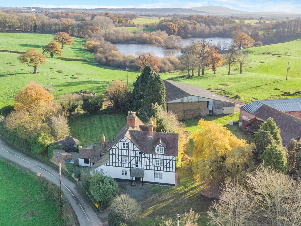 6 bed detached house for sale in Berwick, Shrewsbury, Shropshire SY4, £