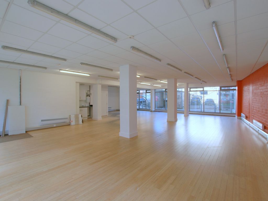 Retail premises to let in Unit 4, Ropewalk Gardens, London E1 Zoopla