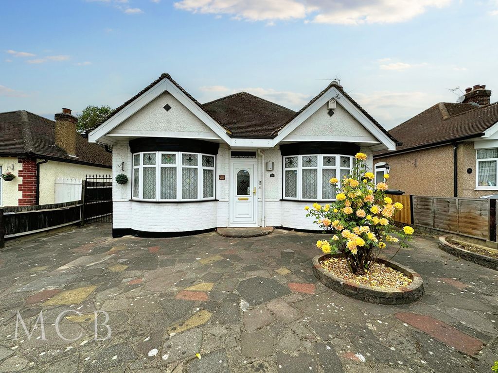2 bed detached bungalow for sale in Harewood Avenue, Northolt UB5 Zoopla