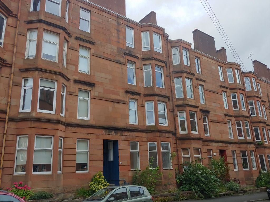 2 bed flat to rent in Garrioch Road, North Kelvinside, Glasgow G20, £