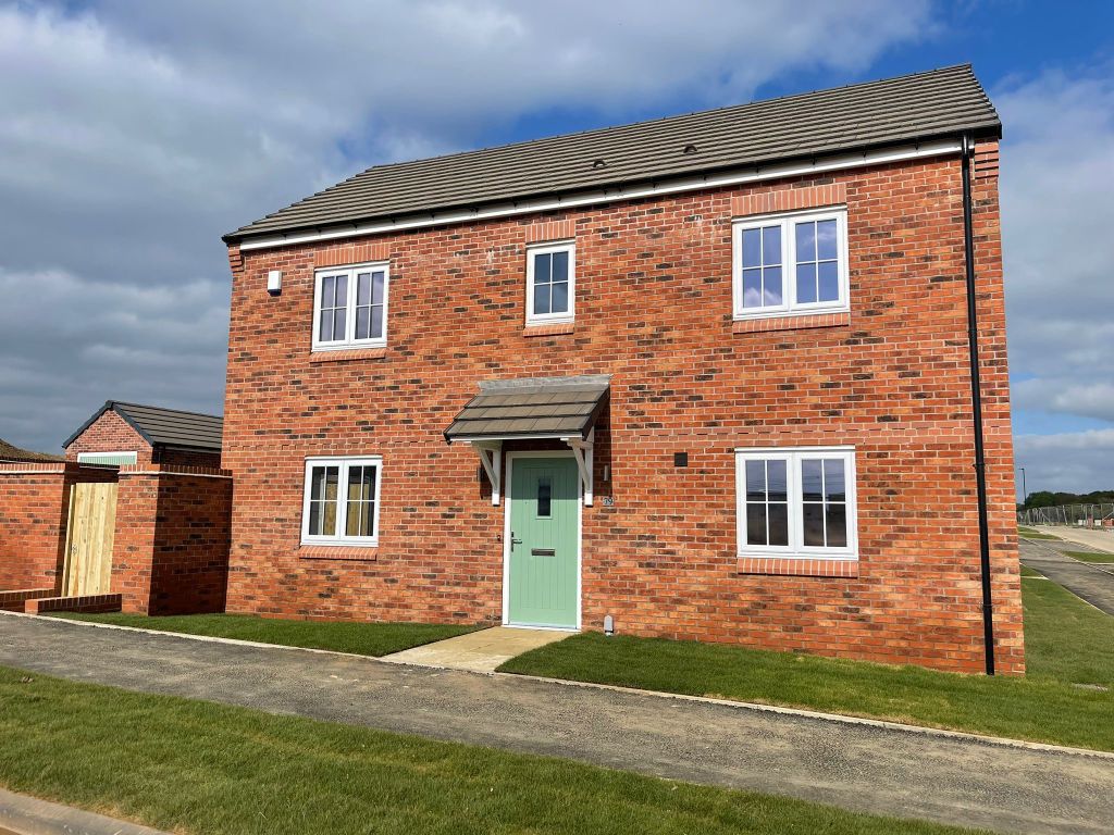 4 bed detached house to rent in Bowen Drive, Armthorpe, Doncaster DN3