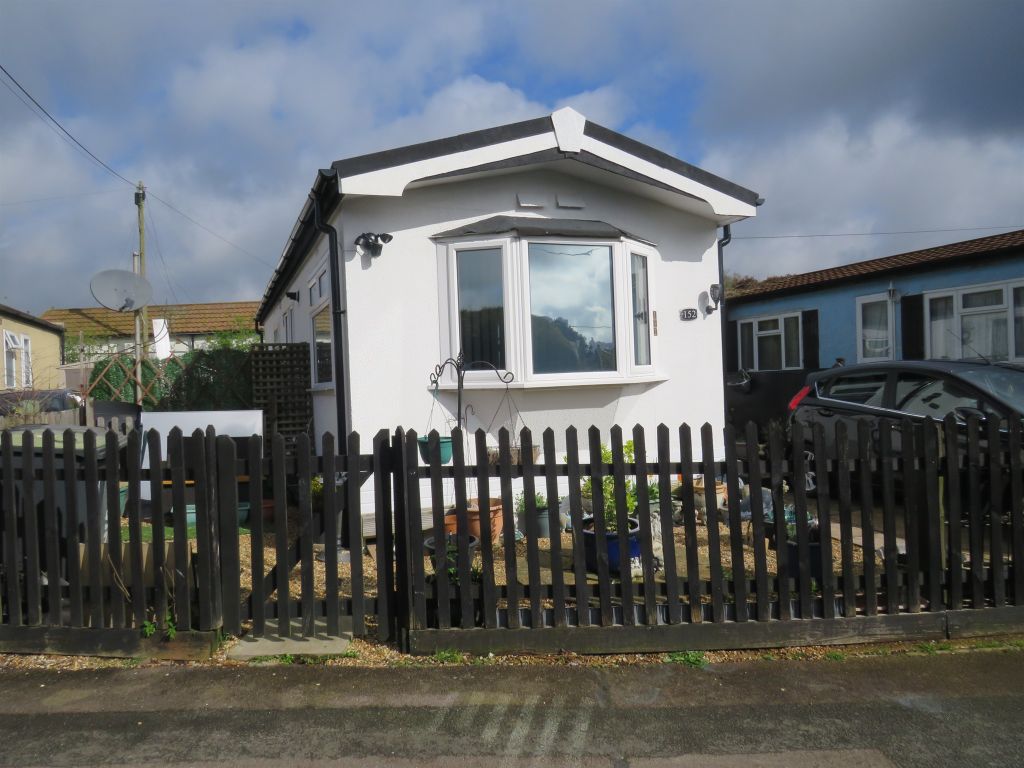 1 bed mobile/park home for sale in Stopsley Mobile Home Park, St