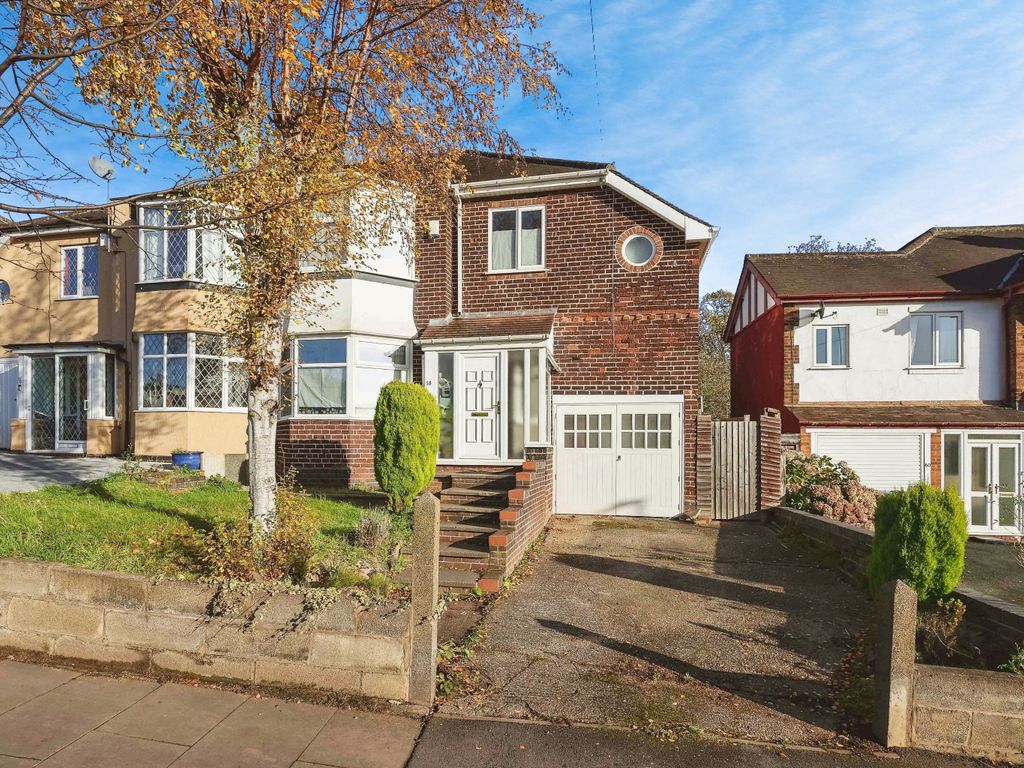 4 bed semidetached house for sale in Lyndhurst Road, Birmingham, West