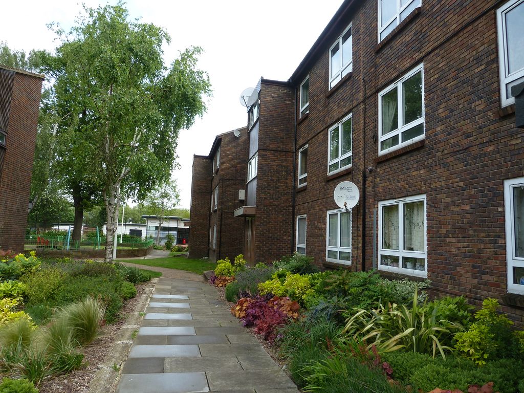 1 bed flat to rent in Renfrew Close, London E6 Zoopla