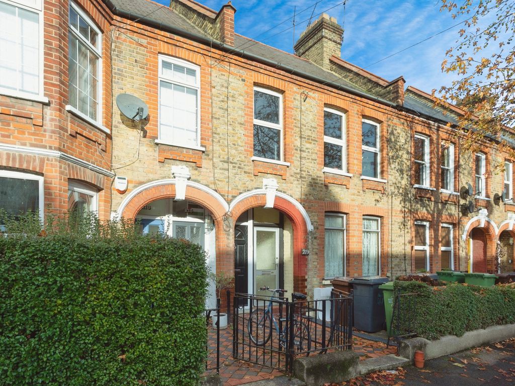 2 bed flat for sale in Brettenham Road, London E17, £475,000 Zoopla
