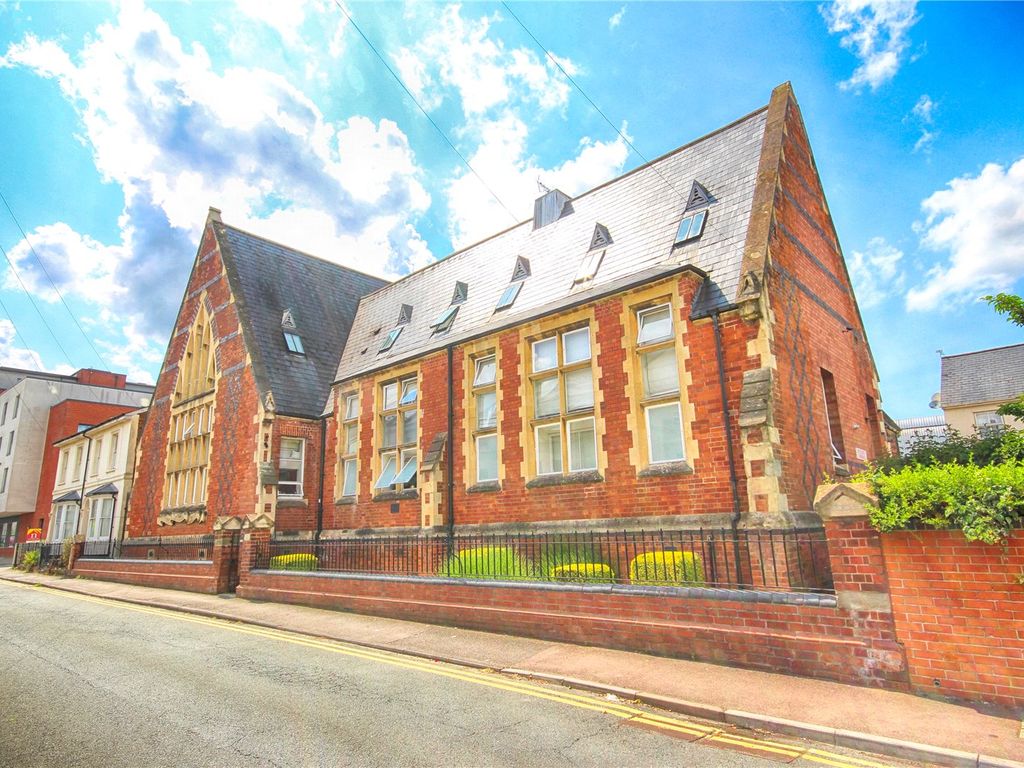 2 bed flat for sale in Dunalley Street, Cheltenham, Gloucestershire