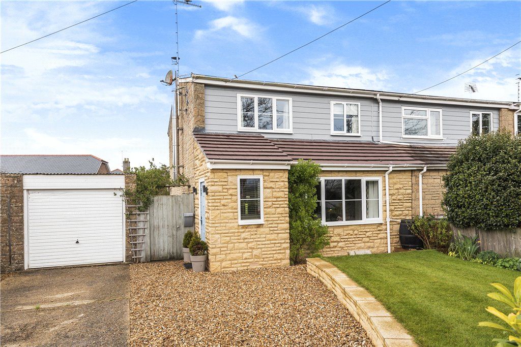 3 bed semidetached house for sale in High Trees, Broadmayne