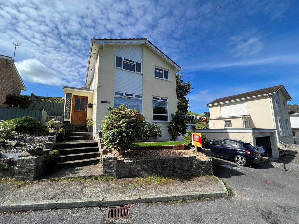 3 bed detached house for sale in Panteg Road, Aberaeron SA46, £330,000