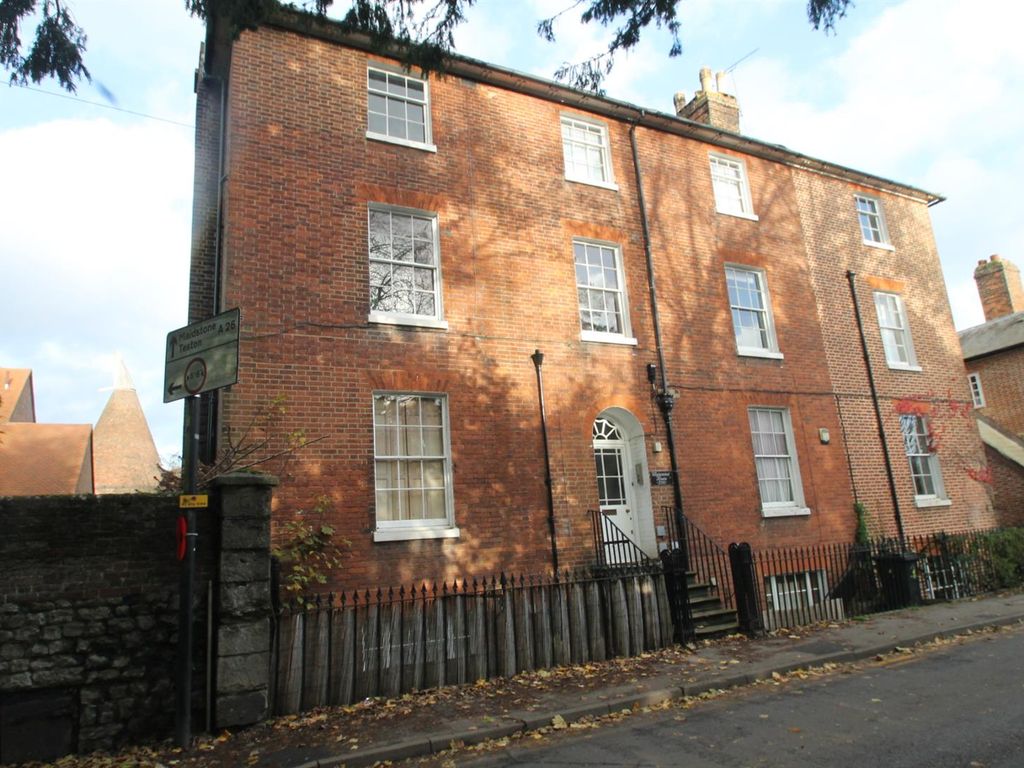 1 bed flat for sale in 200 Tonbridge Road, Wateringbury, Maidstone ME18