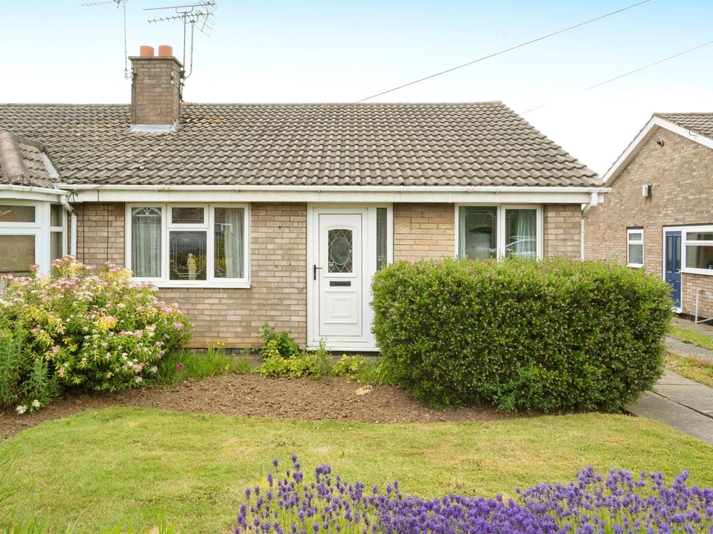 2 bed semidetached bungalow for sale in Whiphill Lane, Armthorpe