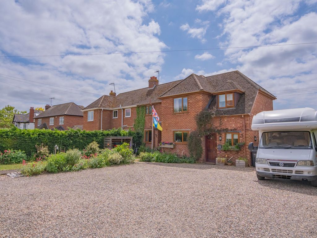 5 bed semidetached house for sale in Village Street, Harvington WR11