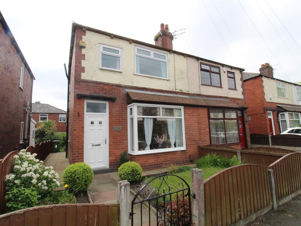 3 bed semidetached house for sale in Montrose Avenue, Tonge Park