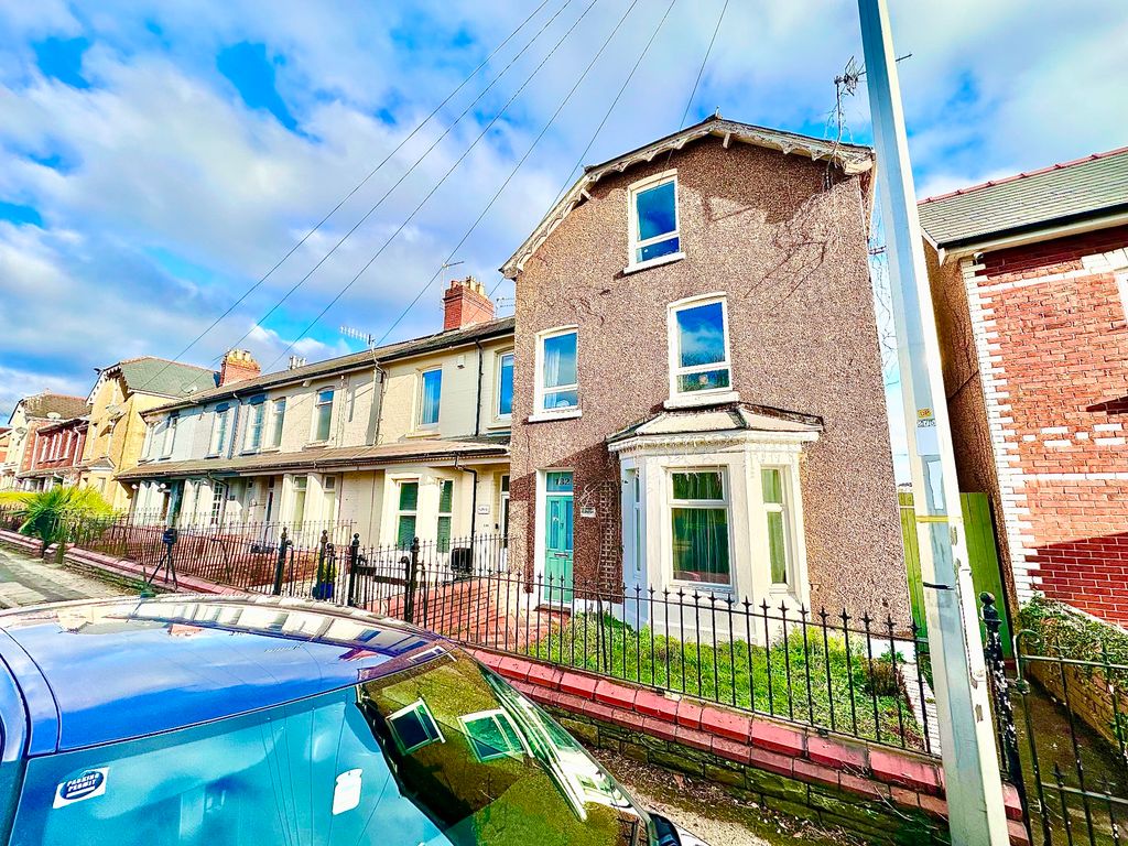 4 bed end terrace house for sale in The Highway, New Inn, Pontypool NP4