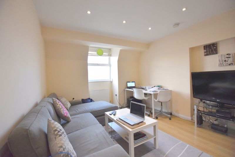 1 bed flat to rent in Station Road, North Harrow, Harrow HA2, £1,200