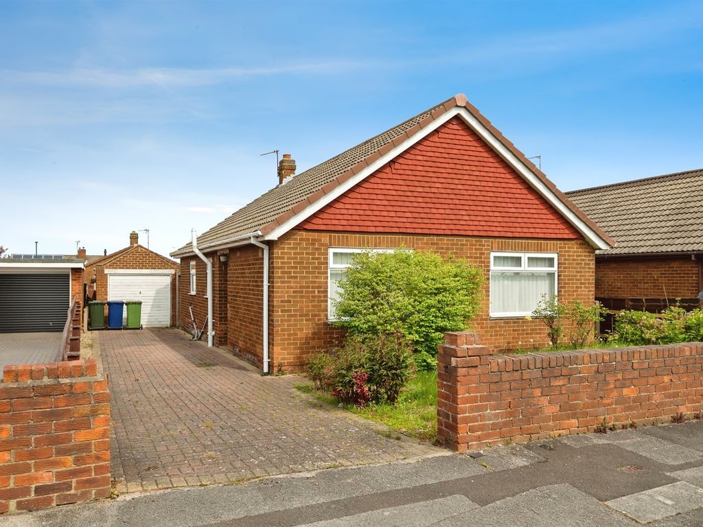 3 bed detached bungalow for sale in Sycamore Road, Ormesby