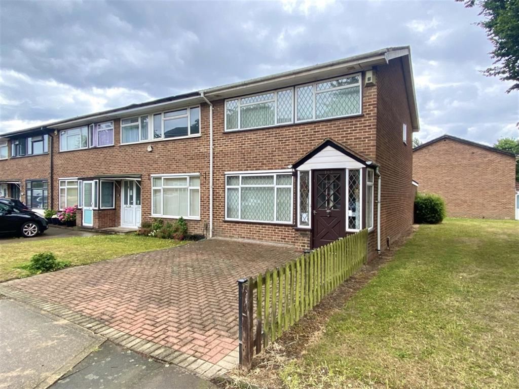 3 bed end terrace house for sale in Cranford Drive, Hayes, Middlesex