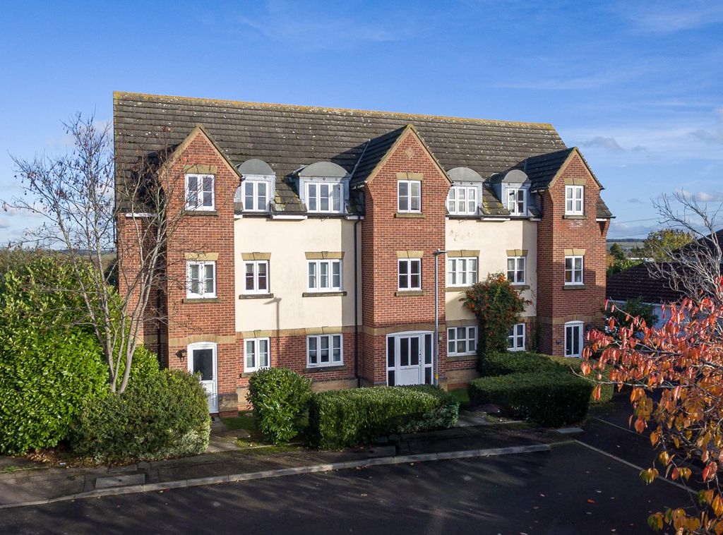 2 bed flat for sale in Kristiansand Way, Letchworth Garden City SG6